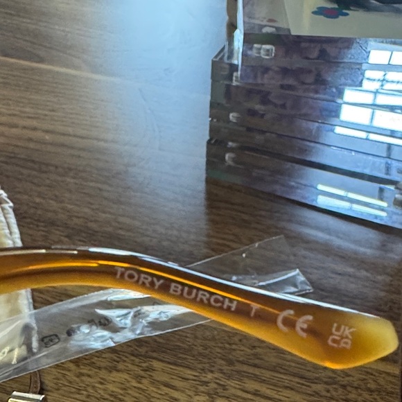 Tory Burch Amber Sunglasses - Picture 7 of 7